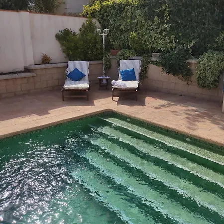 28 De Julio Con Piscina En Casa de Férias *